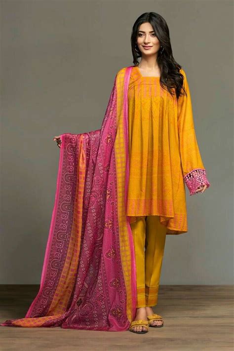 Pin by انمول on DRESSES Pakistani dresses casual Casual