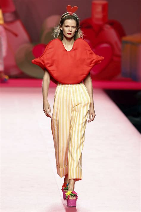 O flamengo como campeão e melhor time da década no futebol brasileiro merecia mais troféus, mas teve sete jogadores vencendo a bola de prata, além do treinador jorge jesus. Madrid Fashion Week 2019: Agatha Ruiz de la Prada ...