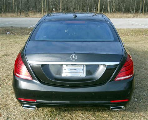 All wheel drive 19 combined mpg (16 city/26 highway). 2014 Mercedes Benz S550 4Matic 4-door sedan Edition 1