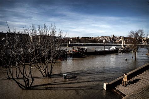 Before And After Photos Of Floods In Paris As River Seine Continues To