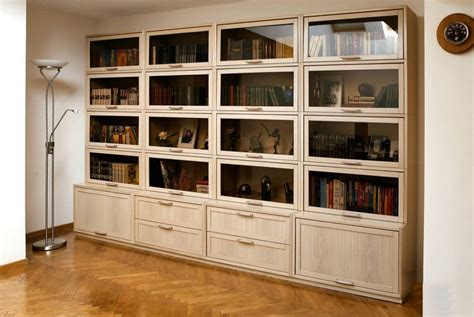 Книжный шкаф со стеклянными дверцами (57 фото): узкий шкаф для книг с ...