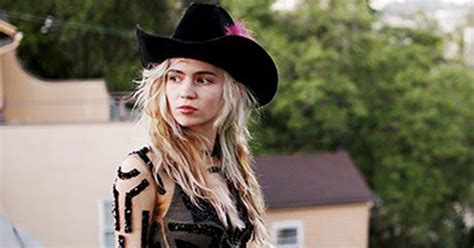 Grimes Speaks Out On Sexism In The Music Industry