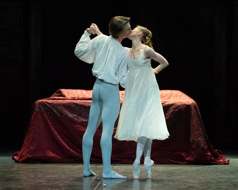Review English National Ballets ‘romeo And Juliet Royal Albert
