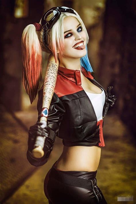 26 Hot Harley Quinn Cosplay