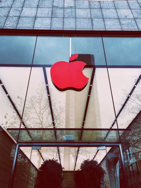 Apple Honors World Aids Day For The Fifth Year With Red Store Logos