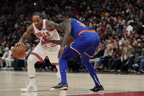 Demar Derozans 31 Points Help Bulls Get By Knicks Inquirer Sports