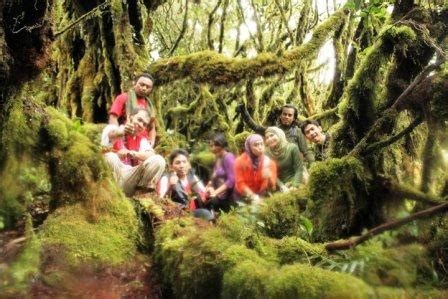 Regardless of your start date, your aim is to get through the high mountains before the snow falls again. SR OUTDOOR GEAR CENTRE