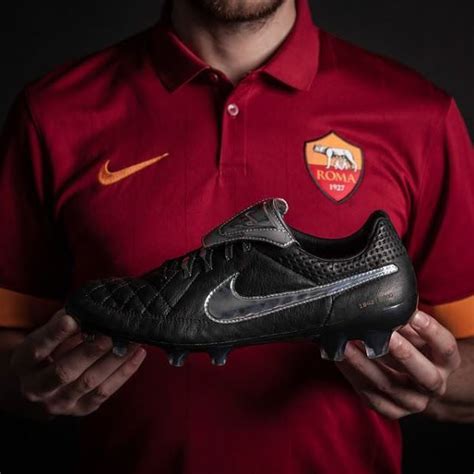 Nike Tiempo Legend Totti Boots Revealed Nike Boots Sneakers Nike