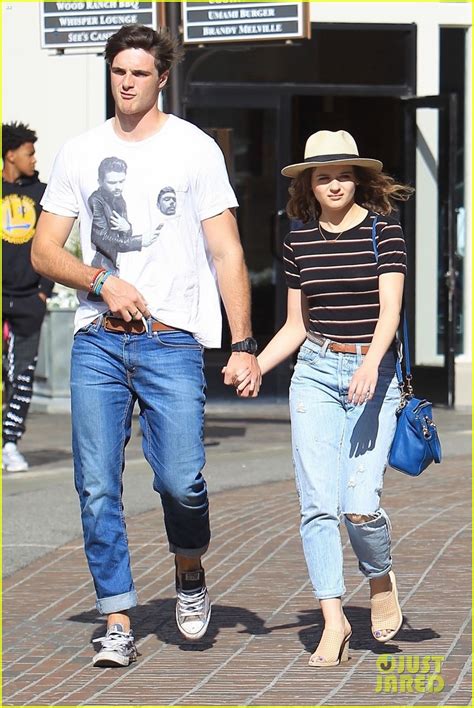 Joey King And Jacob Elordi Hold Hands While Shopping At The Grove Photo