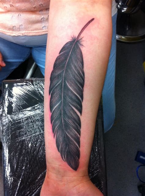 57 Attractive Wrist Feather Tattoos