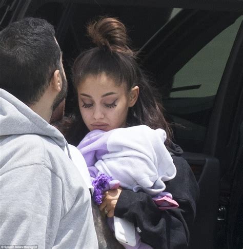First Photos Of Ariana Grande Since Manchester Attack Daily Mail Online
