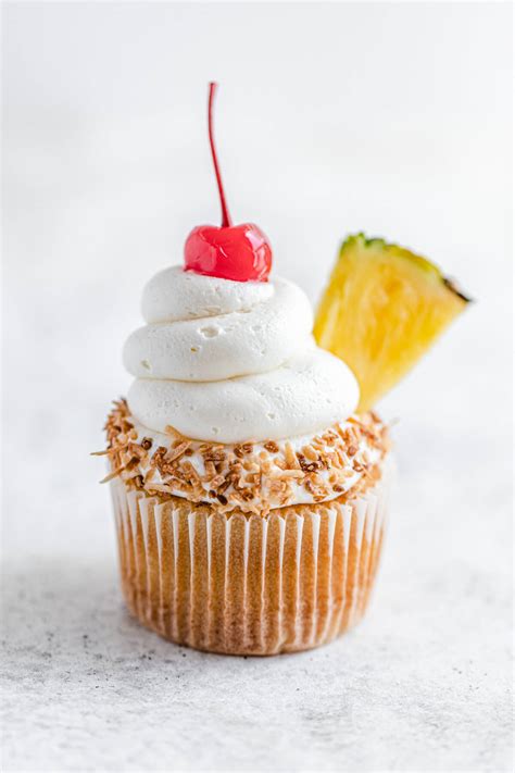 pina colada cupcakes ~ recipe queenslee appétit