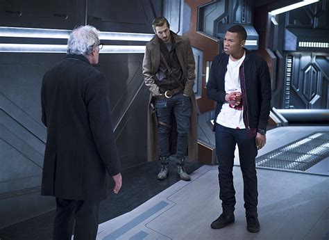 ‘legends Of Tomorrow Sneak Peek Jax Gets Wounded After Stein Pushes