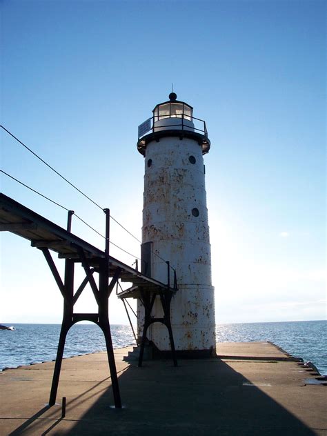 North Pierhead Lighthouse In Manistee Mi Lighthouse Manistee Michigan