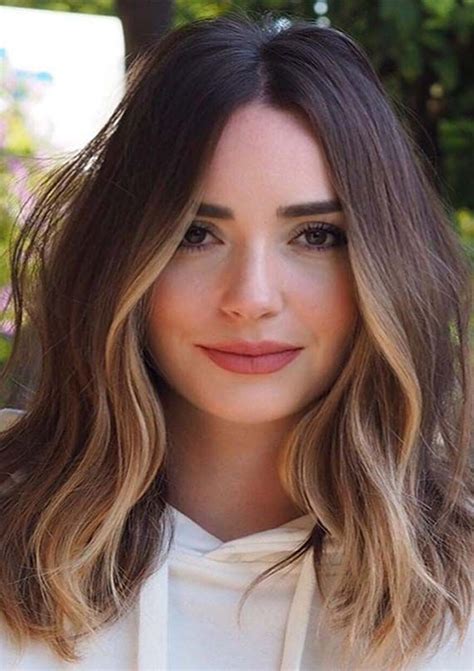 It's valuable to attempt to determine what model will look perfect for you. Cutest Face Framing Medium Wavy Hairstyles for 2019 | Hair ...