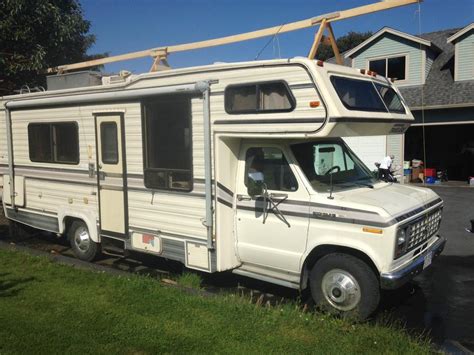 Bunk over cab, outdoor entertainment, 30 ft 10 in in length, sleeps up to 6, 2 slides, many colors.more. 26 ft motorhome Lantzville, Nanaimo - MOBILE