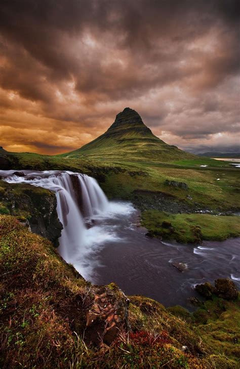 The Kirkjufell Iceland Y Travel Bucket List Iceland Feddbing In 2020 Beautiful Places