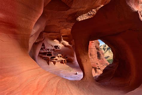 Windstone Arch Or Fire Cave Valley Of Fire State Park In Nevada Usa