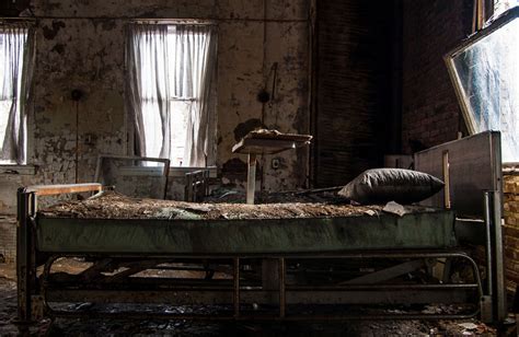 Eerie Pictures Of Abandoned Hospitals In The Us Mirror