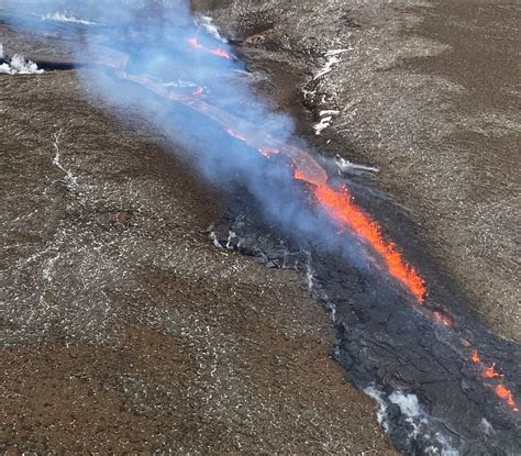 New Lava Stream Starts Flowing From Iceland Volcano The Citizen