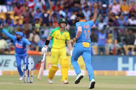 The ball thudding into the pitch. Live Blog - India vs Australia, 3rd ODI, Australia tour of ...