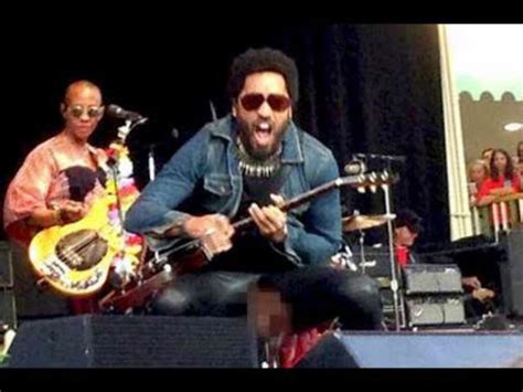 Lenny Kravitz Ripped His Pants A Public Service Announcement