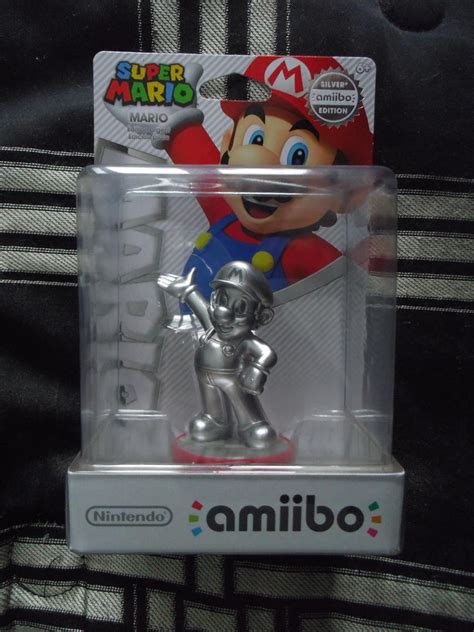 The Silver Mario Amiibo Figure By Shnoogums5060 On Deviantart