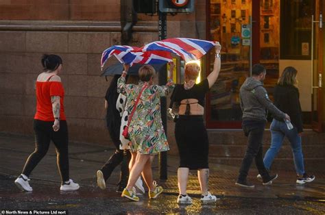 Heavy Rain And Thunderstorms Could Wash Out Jubilee Street Parties And Cause Travel Chaos