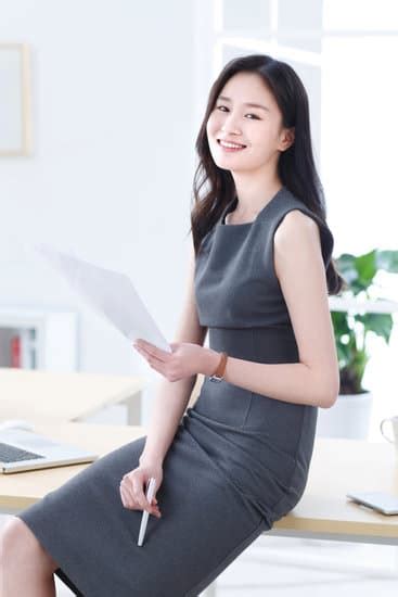 Business Women In Offices Photos By Canva