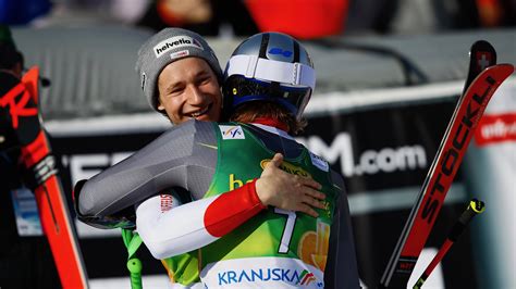 At 2 years, 2 months old, he was already standing on skis for the first time, and he enter his first race at age 4 1/2. Marco Odermatt s'offre un premier podium en carrière ...
