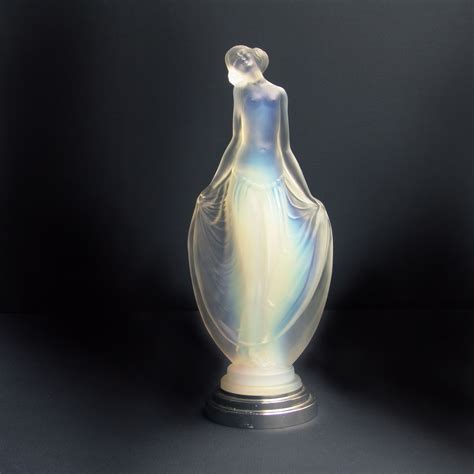 Etling 1932 Lucille Sevin Art Deco Sculpture In Opalescent Glass On