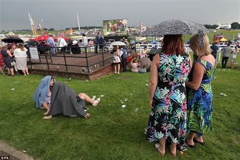 Epsom Derbys Ladies Day Racegoers Show Off Their Style Daily Mail Online