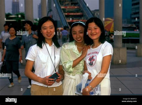 Chinese People Young Women The Bund Waitan City Of Shanghai