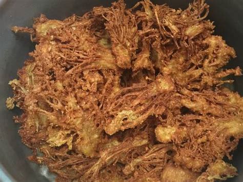 Jamur crispy adalah salah satu makanan yang popular di indonesia. Resep Jamur Enoki Goreng Krispi oleh Sherry - Cookpad