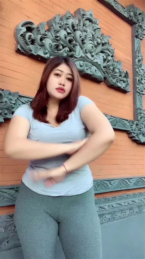 Bunda Bohay Mama Muda Suka Goyang Bokong Tiktok Viral Bigo Live Hot Miss Ismaya Posted A Video