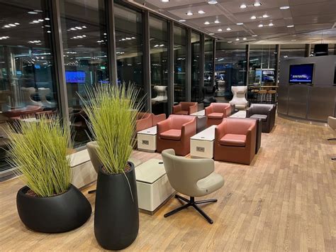Review Lufthansa Business Lounge Frankfurt Fra One Mile At A Time