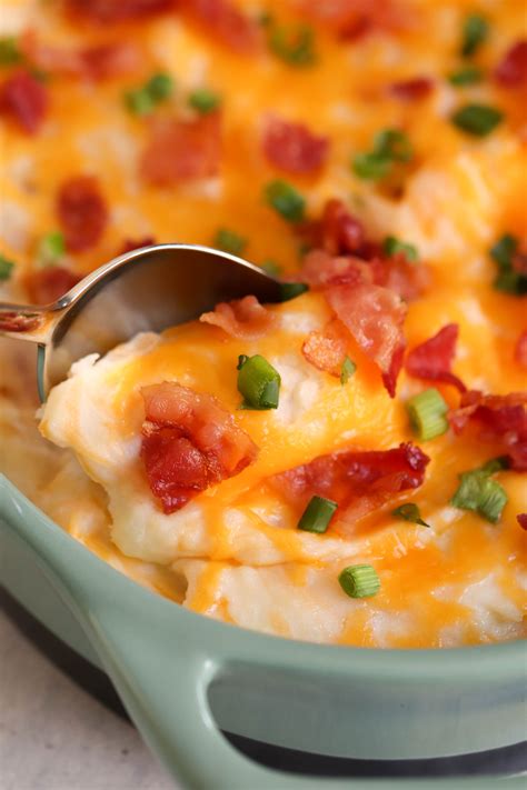 This recipe would make a great side dish with chicken, pork, or beef, or a main meal. Twice Baked Potato Casserole Recipe (Perfect Thanksgiving ...