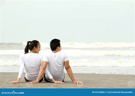 Couple Sitting On The Beach Stock Photo Image Of Bonding Ocean 24724884