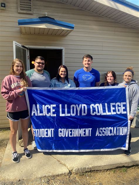 Alice Lloyd Colleges Sga Hosts Pet Food Drive Alice Lloyd College