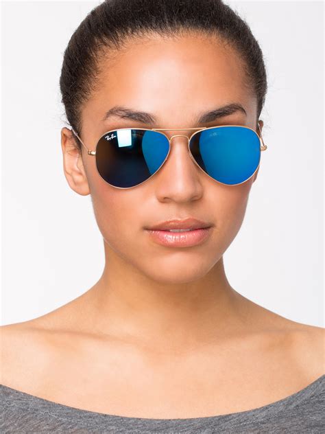 Superbe lunettes ray ban aviator unisexe verres miroirs argentes tres bon etat. Lunettes de Soleil Nelly.com - Rb 3025 Aviator Ray Ban ...