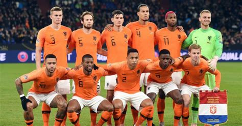 Nederland won het ek van 1988 en bereikte in 1974, 1978 en 2010 de finale van het wk. Oranje op weg naar Euro 2020: de ideale opstelling voor ...