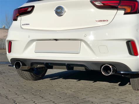 Jak na ten moment nie wiemy, czy opel astra opc zadebiutuje wraz ze . Dokładka do zderzaka tylnego OPEL ASTRA K OPC-LINE ...