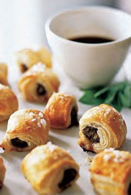 Planning a christmas meal everyone will enjoy, stringing up a set of christmas lights on your porch, trimming the tree, and making diy christmas decorations takes a lot of work. Best Christmas Dinner Menu Recipes 2020 — Easy Christmas Dinner Ideas