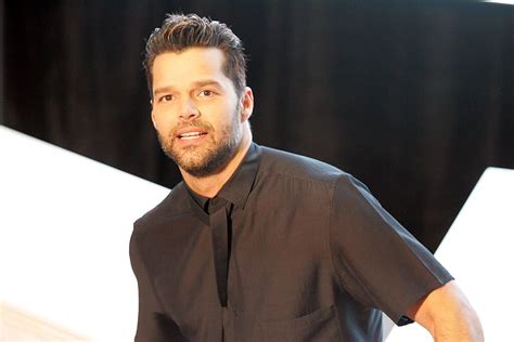 Ricky Martin Height Weight Body Measurements Eye Color