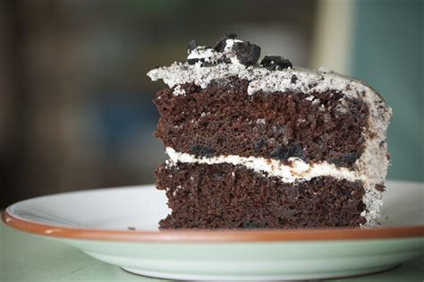 cookies & cream birthday cake | three blondes and a tomas