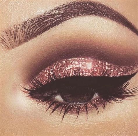 Festive Makeup Look Rose Gold And Pink Glitter Eyes Glitterfestival Rose Gold Eye Makeup