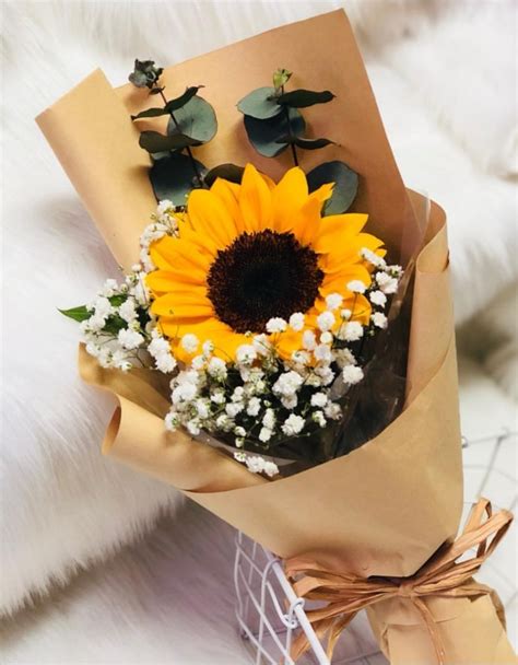 6 Best Graduation Bouquets For Him In Singapore The Bud Box
