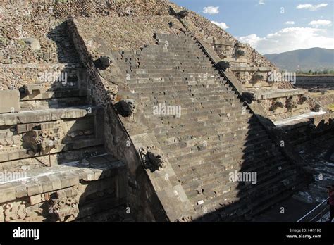 Temple Of Quetzalcoatlteotihuacan Stock Photo Alamy