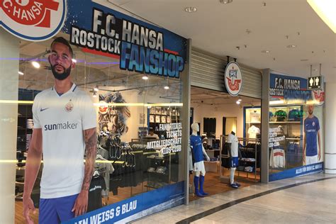 Hansa rostock reitet weiter auf der erfolgswelle. Hansa Rostock eröffnet neuen Fan-Shop mit einer ...