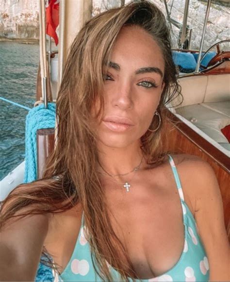 Vacanze In Barca Per Lorella Boccia Guarda Che Schianto In Bikini